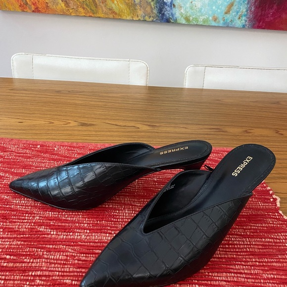 NWT vegan leather mules - Picture 2 of 8